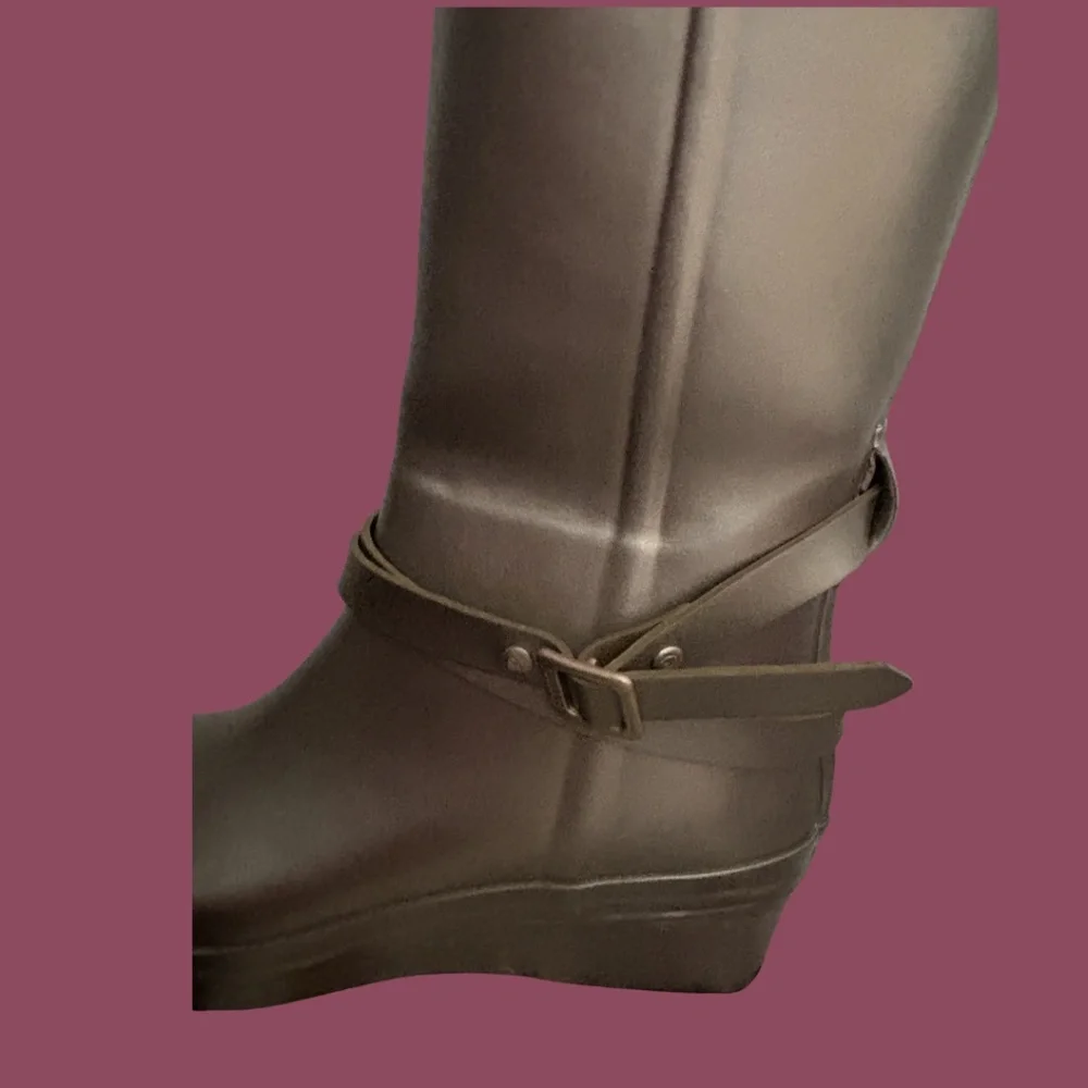 Hunter Andora Tall boot in Titanium - Pre- Loved Size 8 - Picture 5 of 7
